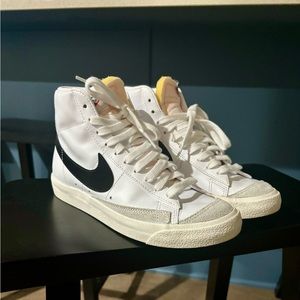 Women’s Nike Blazer Mid 77’s